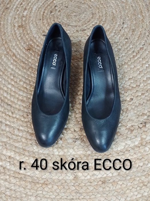 Czółenka damskie skórzane r. 40 Ecco czarne klasyczne  na obcasie