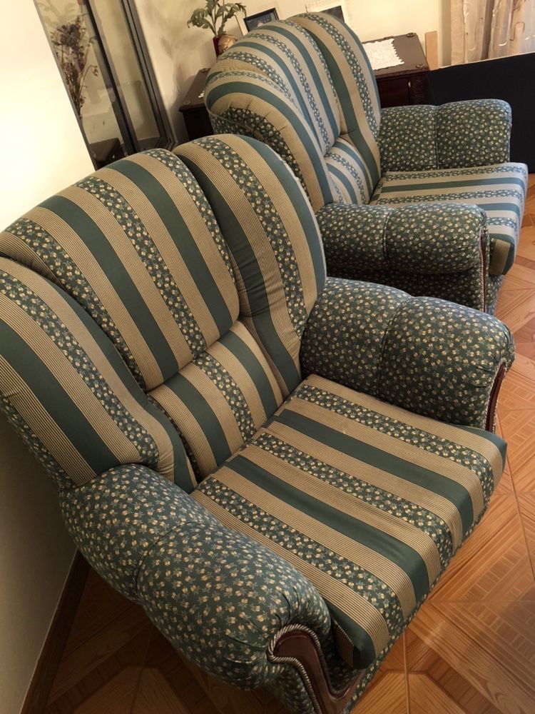 Vendo 2 sofas em tecido impecáveis! Rigorosamente novos