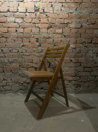 Krzeslo drewniane PRL wysoki polysk skladane do renowacji