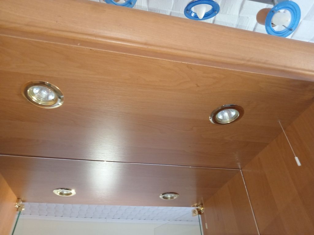 Witryna z lustrem
