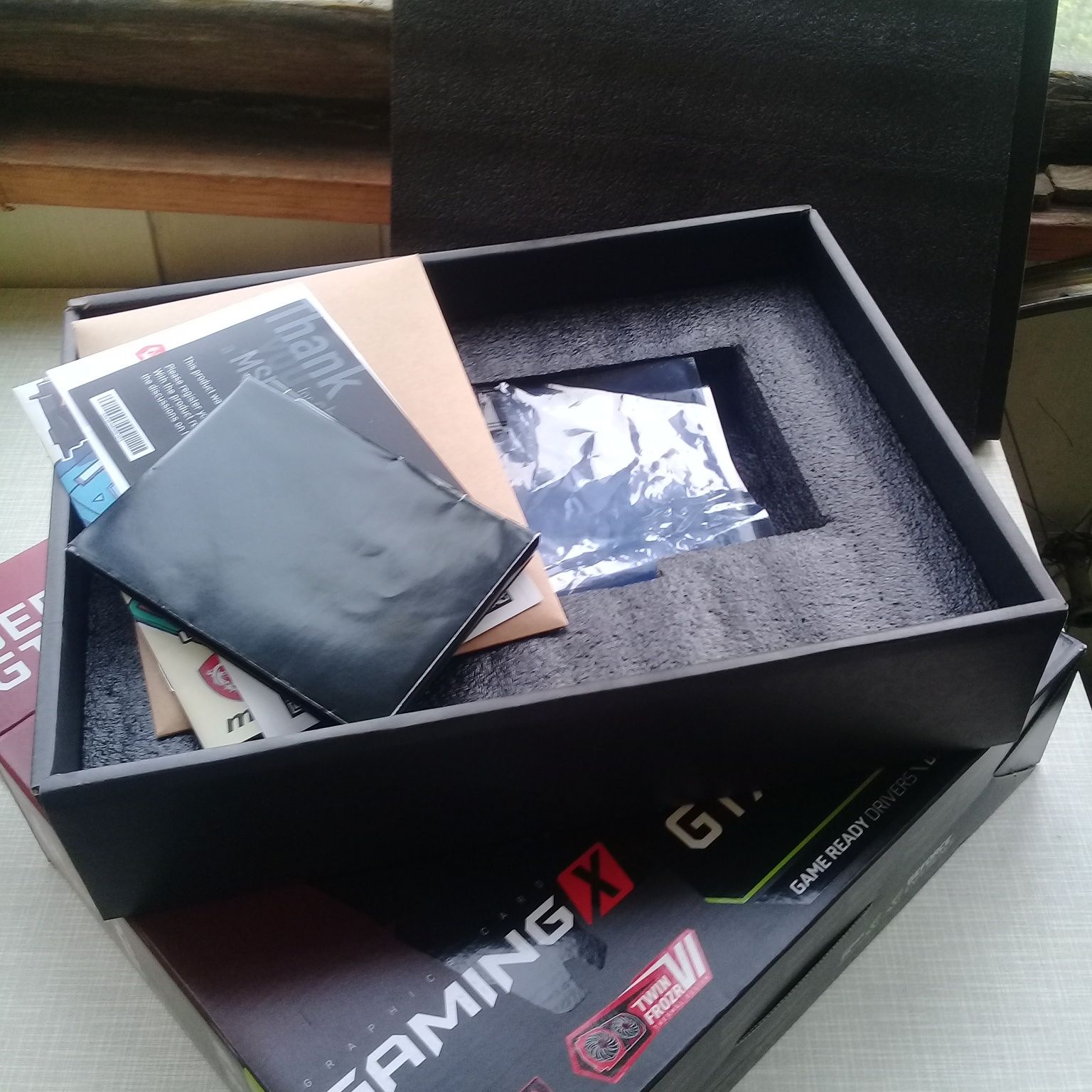 Коробка з під відеокарти MSI GTX1050ti