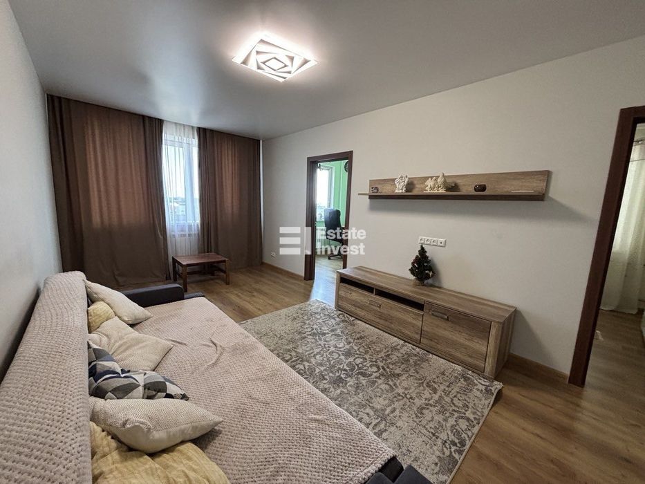 У продажу 4 кімн.кв.за адресою вул. Амосова,13.