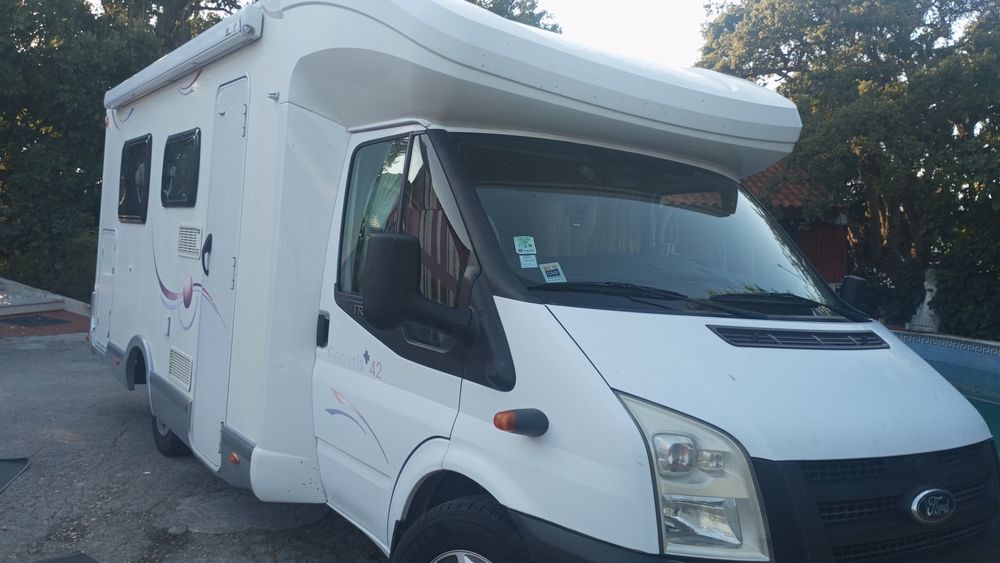 Autocaravana cama central de luxo ar condicionado