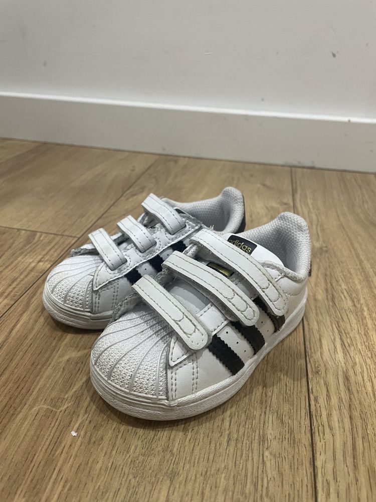 Adidas superstar