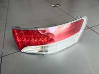 Lampa tylna prawa. Toyota Avensis T27