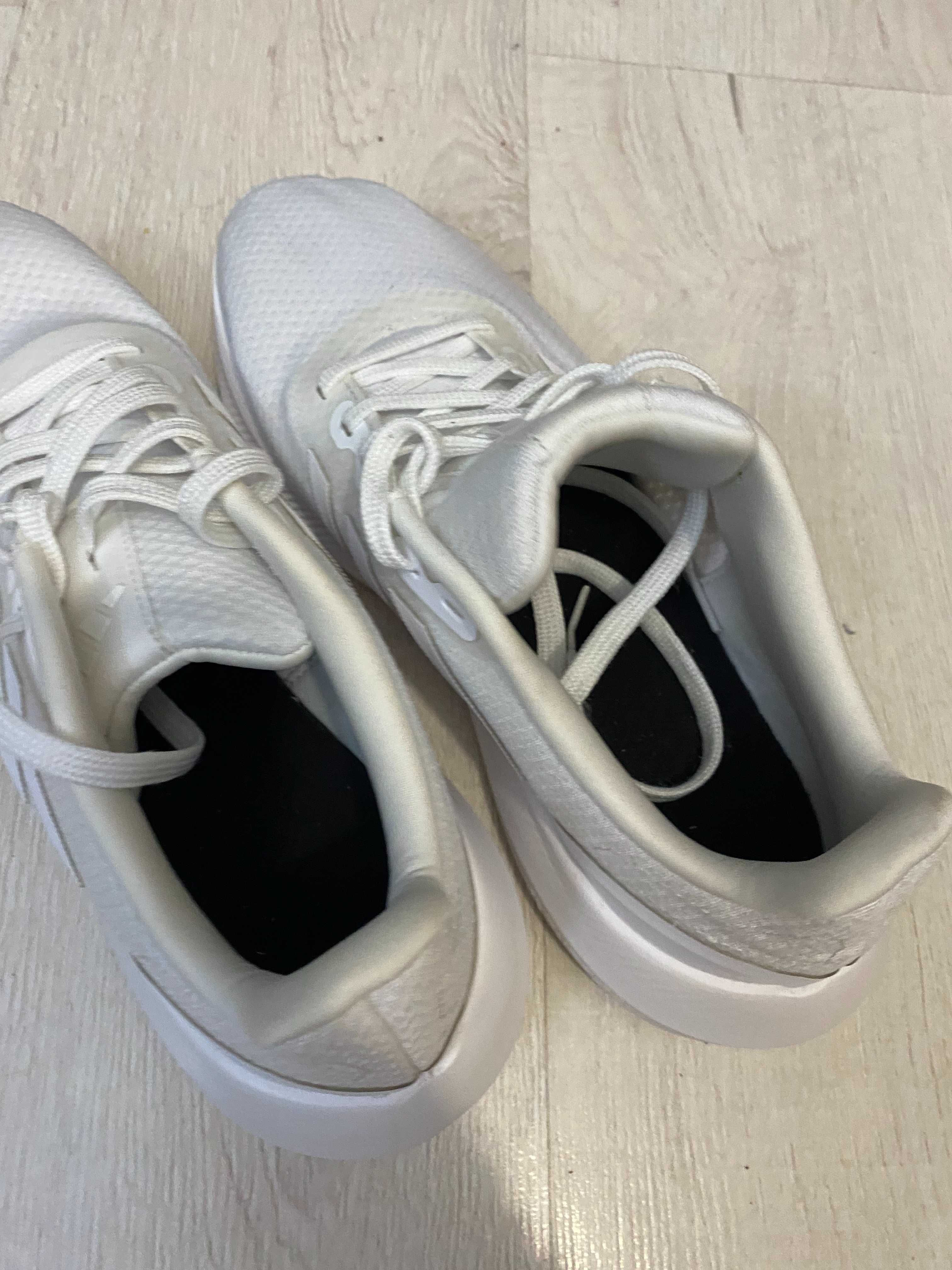 SUPEr Stan adidas Buty do biegania adidas runfalcon 3.0 białe