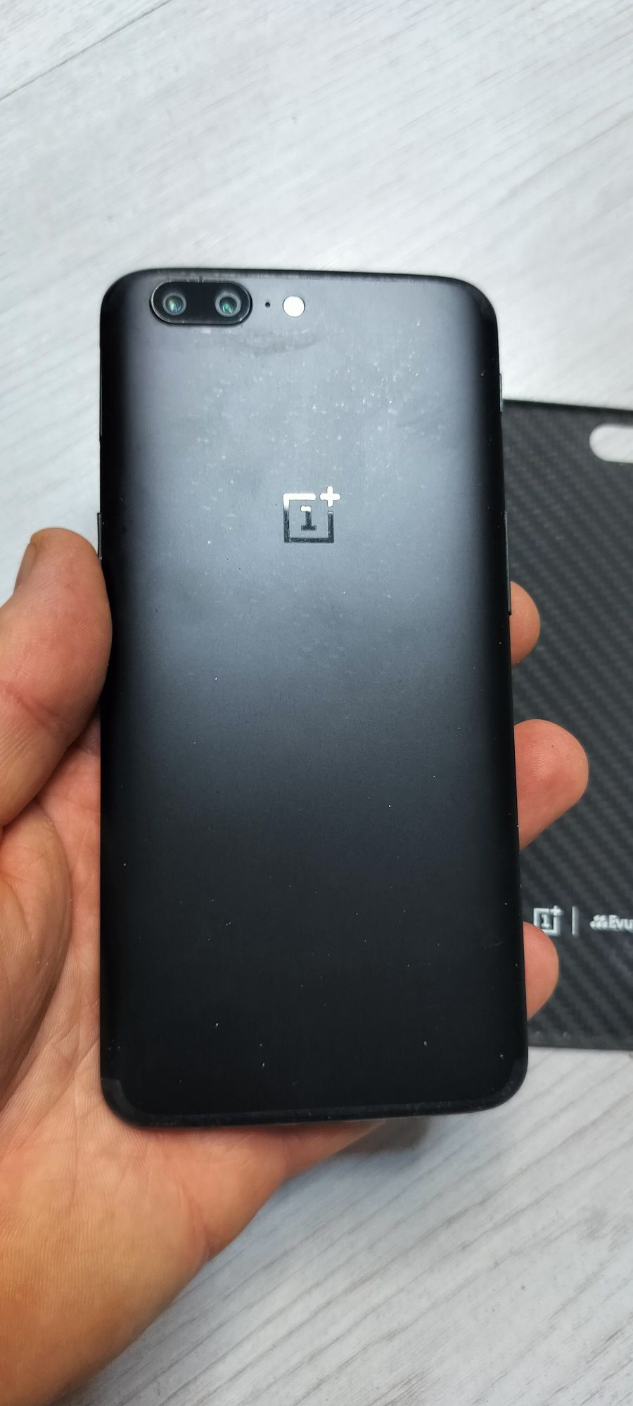 OnePlus 5 A5000 без зарядки