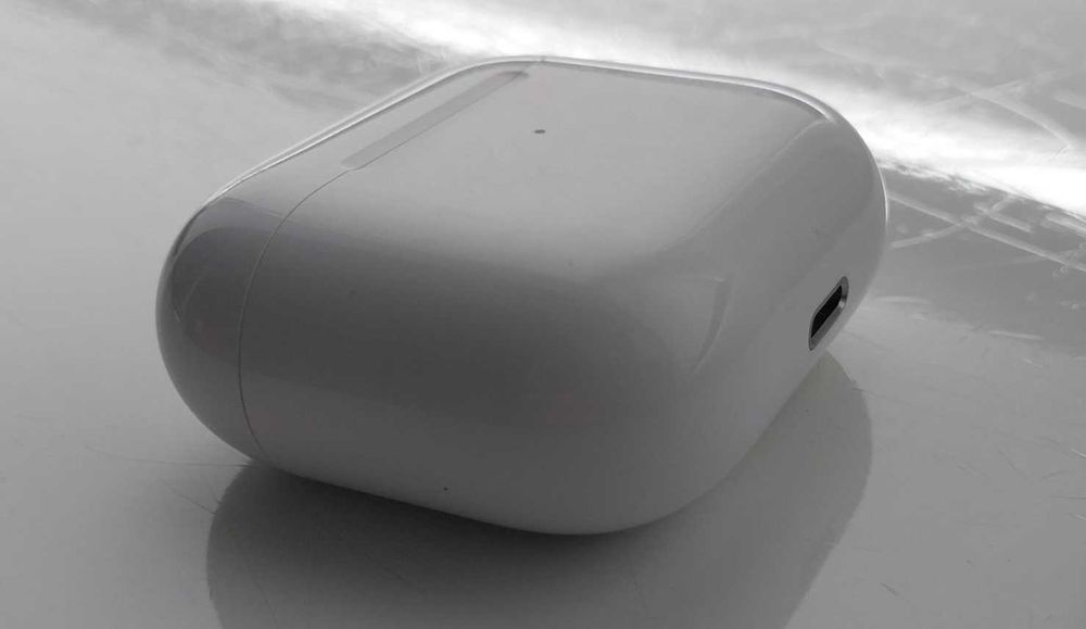 ‼️ Apple AirPods кейс A2566 оригинал (EMC 3986)
