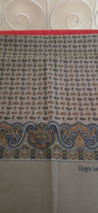 Lenço Roger Laurent