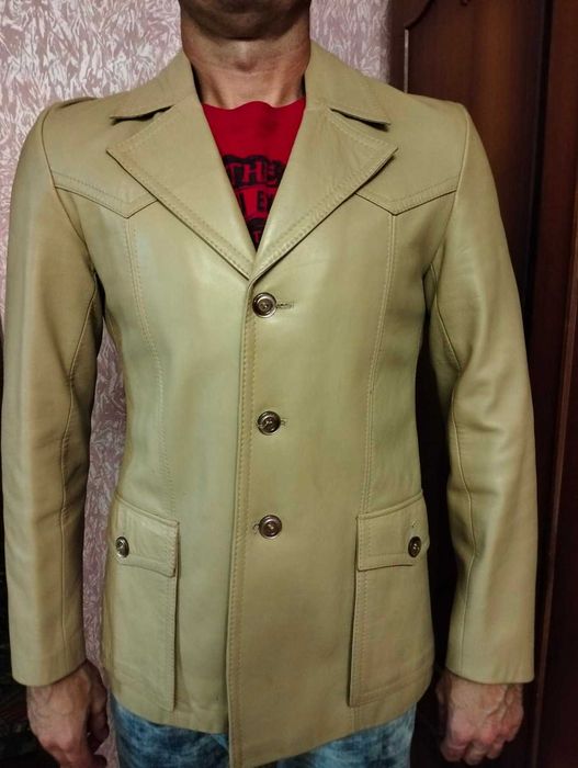 Кожанний мужской пиджак , цвет кремовий , размер L