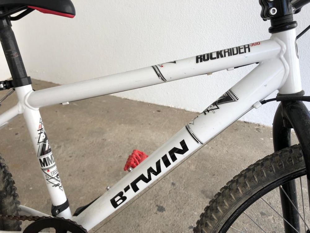 Bicicleta de cross em bom estado
