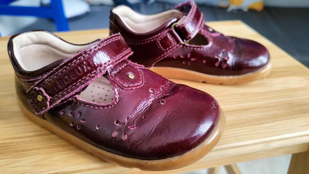 Buty Bobux rozmiar 22