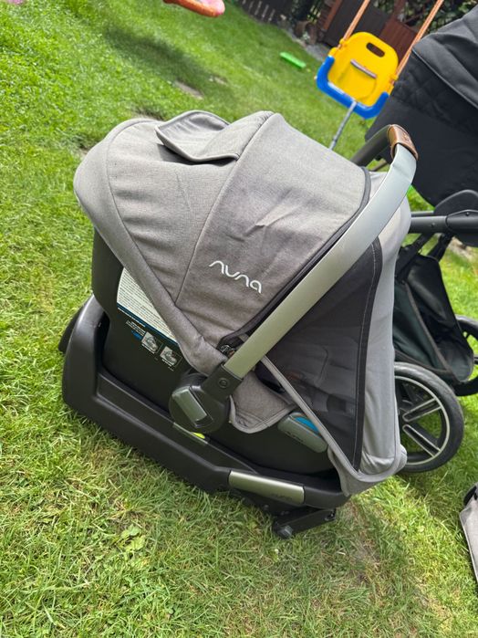 Wózek Nuna MIXX next i fotelik z bazą Nuna PIpa