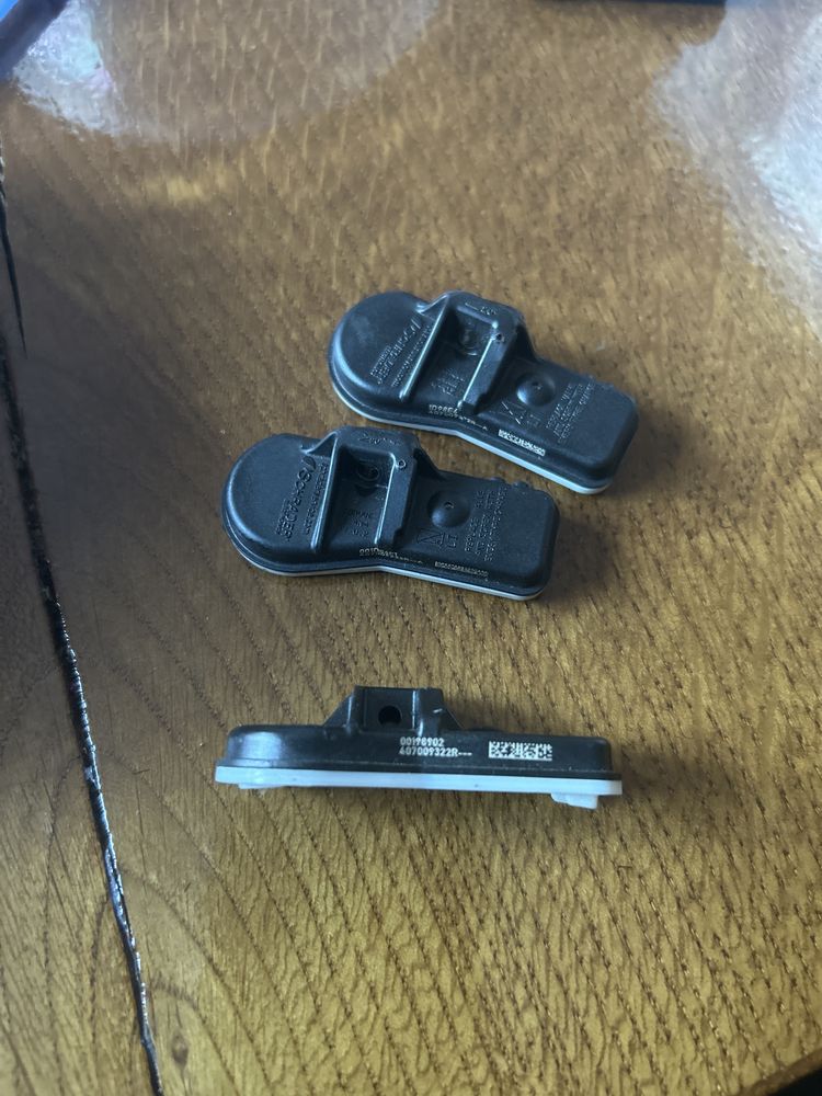 Czujnik TPMS ciśnienia opon Renault schrader