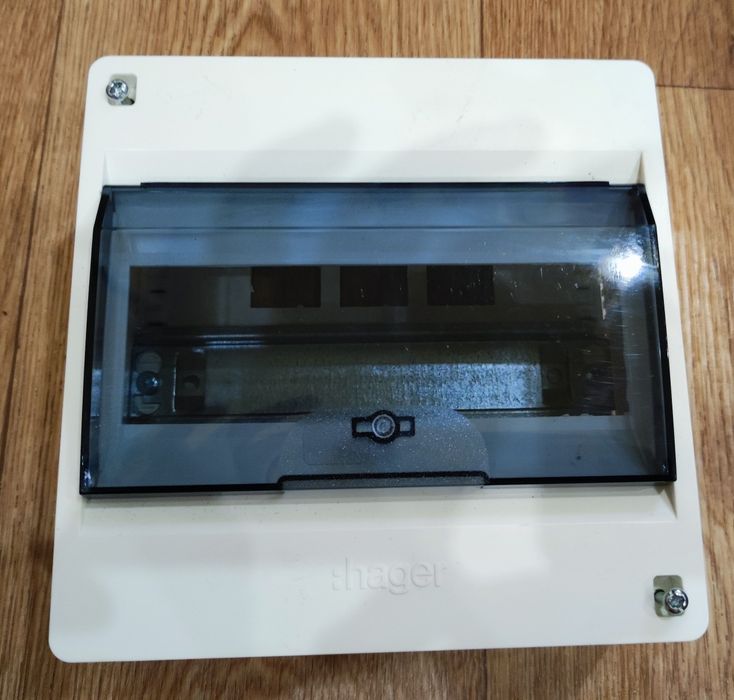 Щит розподільний навісний, накладний Hager Cosmos VD108TD на 8 модулів