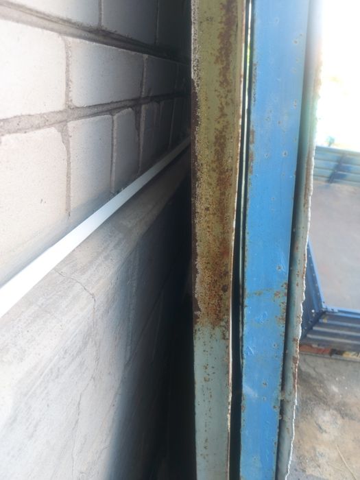 Ворота, двері в гараж