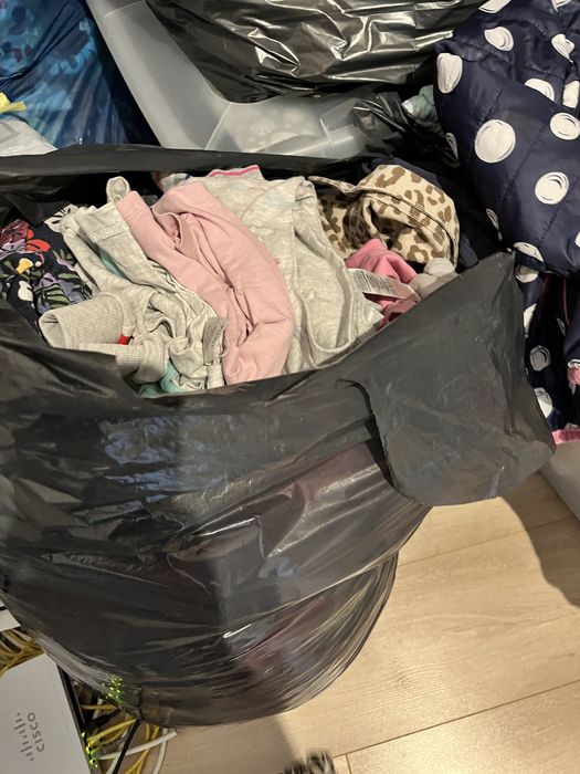 Oddam paczke ubrań dziewczynka 98-116