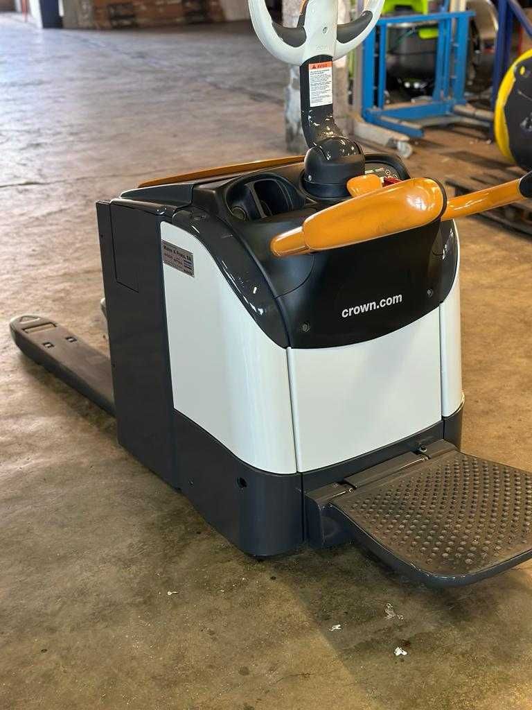 Staker com Plataforma - Crown WT3020