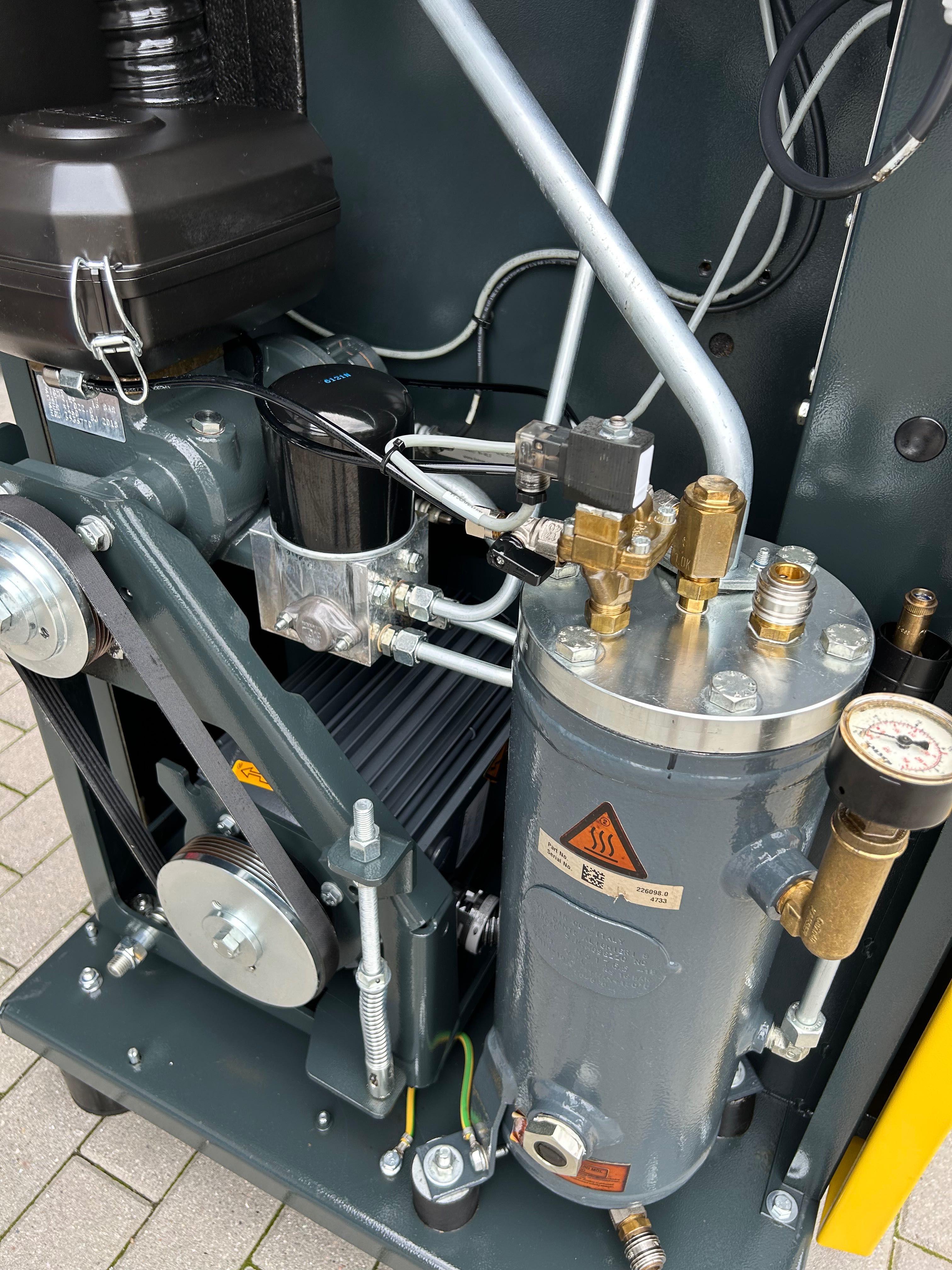 Kompresor  śrubowy  sprężarka KAESER SM13 7.5KW 11bar 1090 L/min