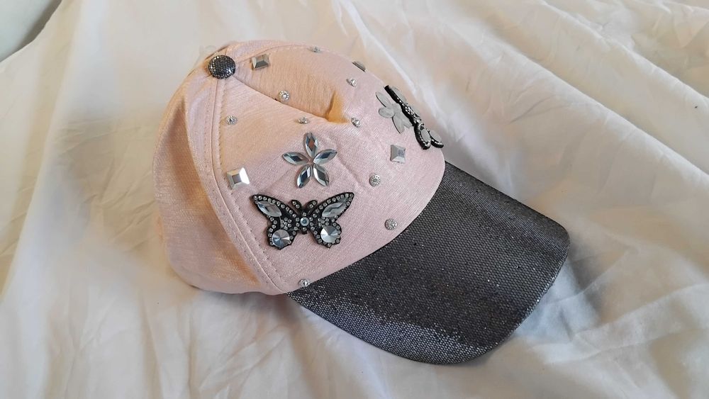 Czapka z daszkiem z cekinami, błyszcząca., dla dziewcząt.