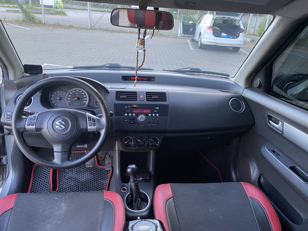 Продам авто Suzuki Swift 2006р. 1.3 бензин