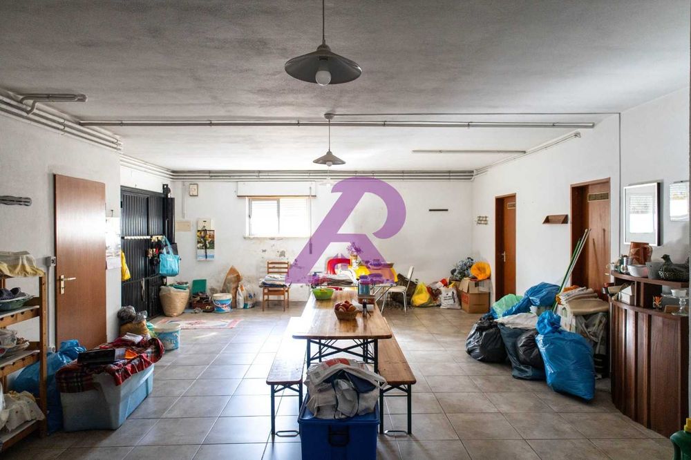 Moradia T3 com cave e espaço exterior – Souto da Carpalhosa, Leiria