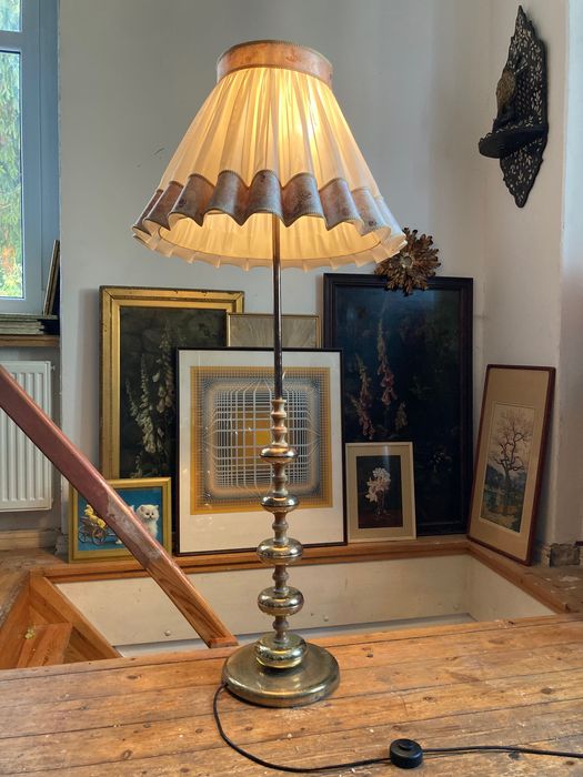 GrannyChic – oryginalna, vintage’owa lampa podłogowa z lat 60. XX w.