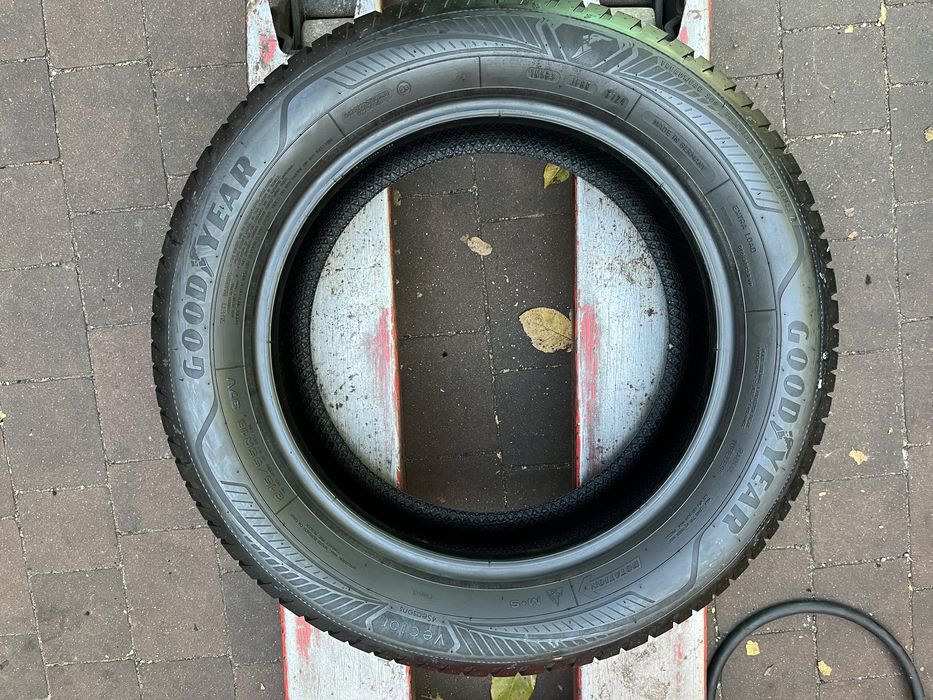 1szt. 215/55/16 Goodyear Vector 4Season Gen-3 2024 rok