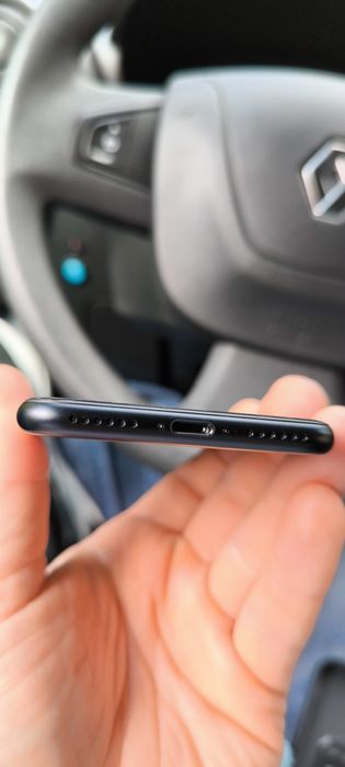 iPhone SE 2022 czarny