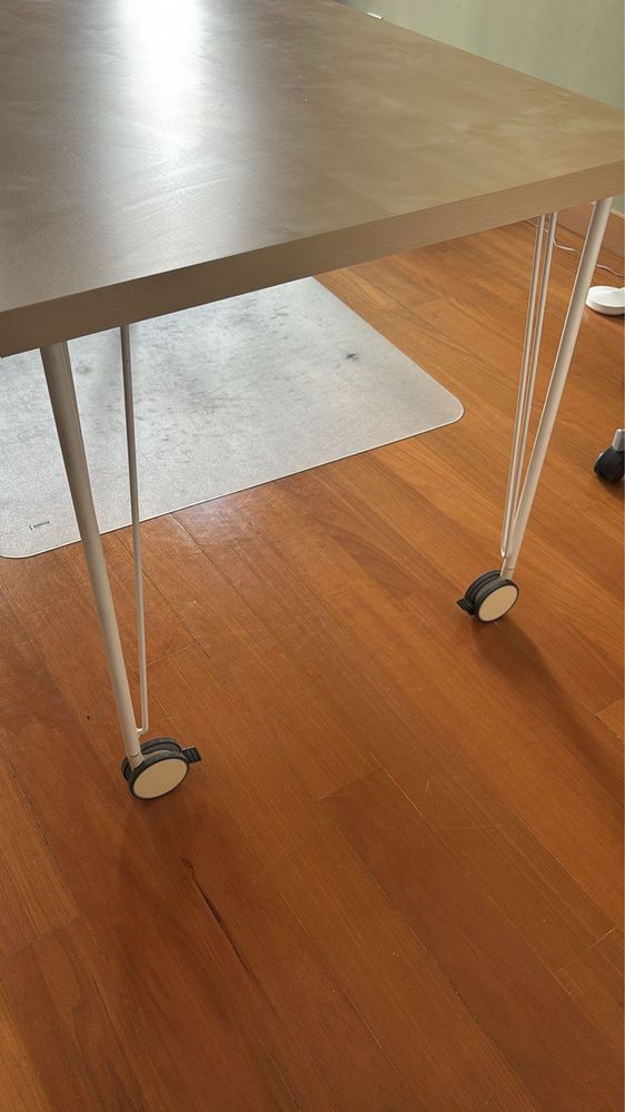 Secretaria ikea com pes rodas ikea