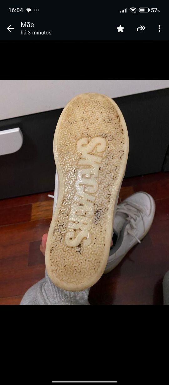 Skechers usados algumas vezes