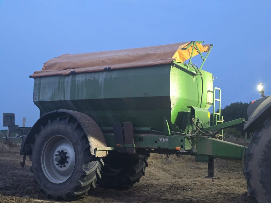 Rozsiewacz wapna AMAZONE ZG-B 8200