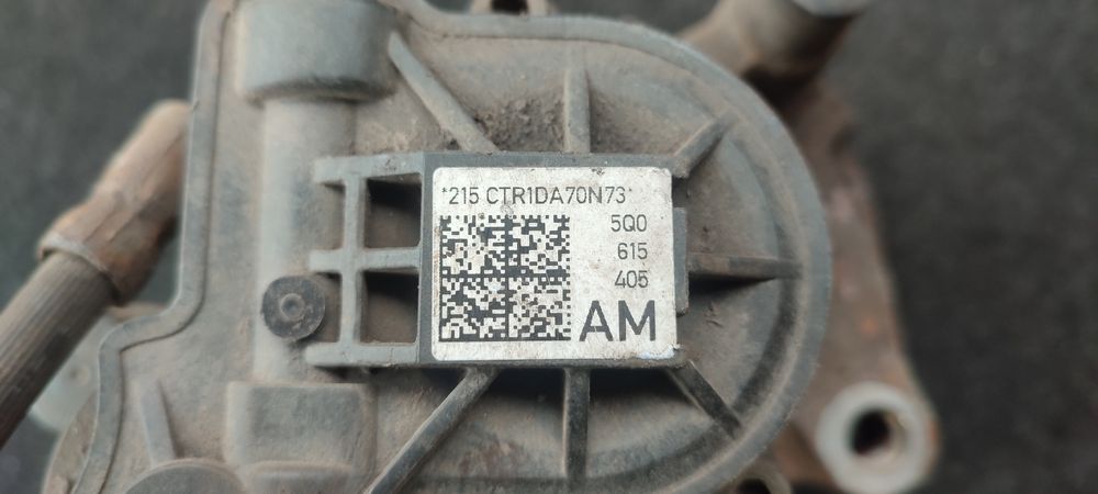 Супорт задній правий Гольф 7 електро супорт з електромотором Golf 7