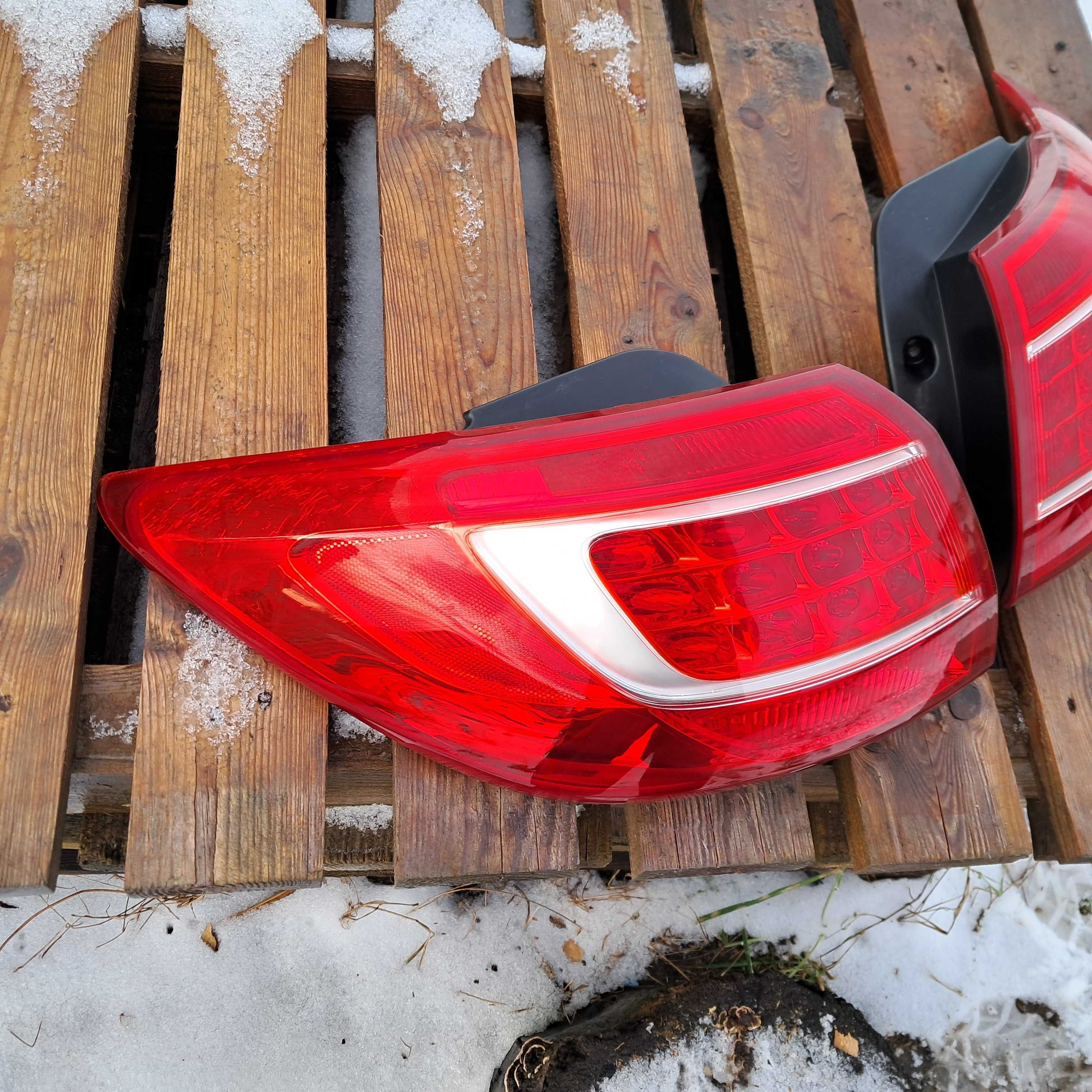 Lampa lewy tył + Lampa prawy tył Kia Sportage III 3