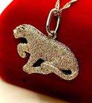 Złota zawieszka Puma Diamenty 135szt 1,35ct Pr.750 W:7,24gr InterSKLEP