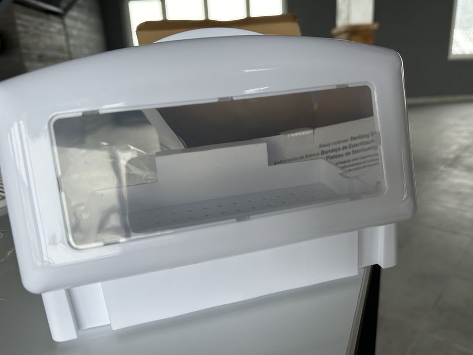 Контейнер для стерилізації інструментів із прозорою кришкою