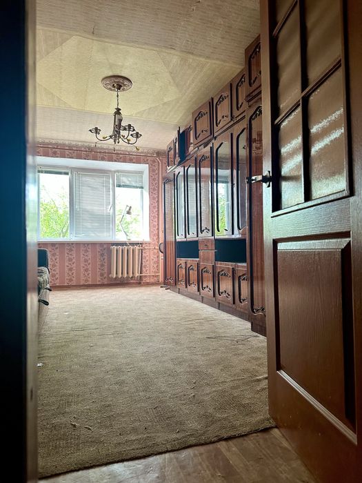 2 комн в 5-ти комн квартире, 17 квартал 3/5, кирп дом