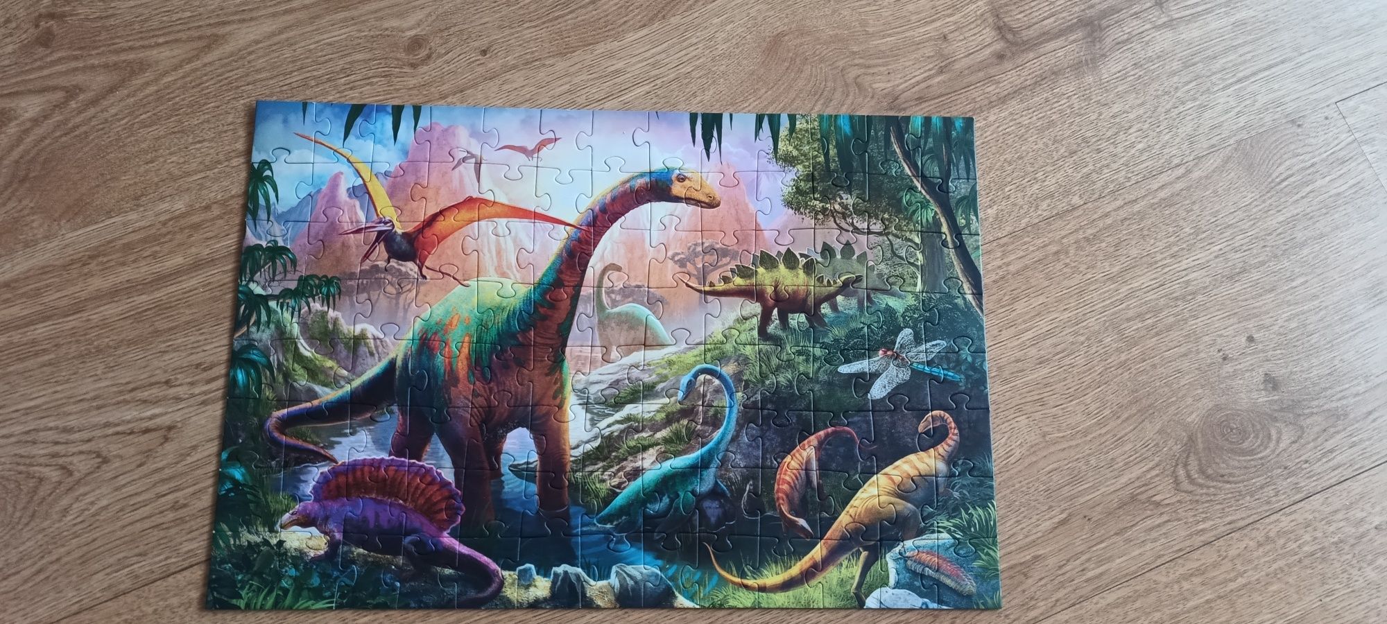 Puzzle świat dinozaurów