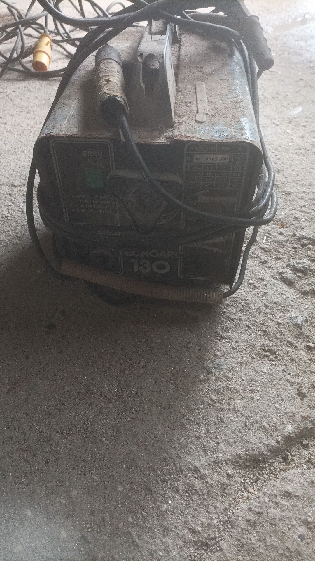 Máquina de soldar construção civil