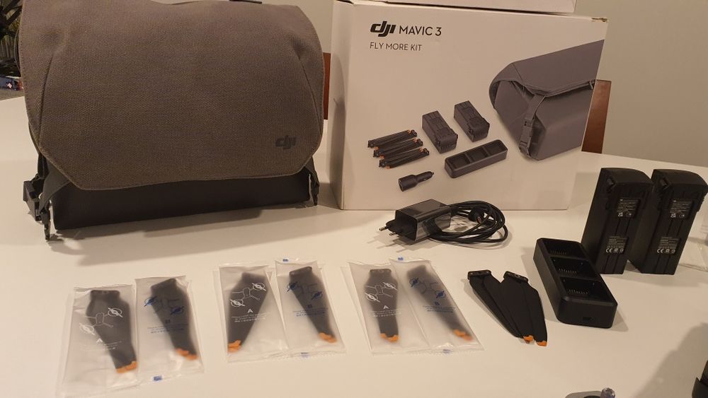 DJI Mavic 3 Classic + DJI RC + Fly More Combo + Filtros Freewell (Pack