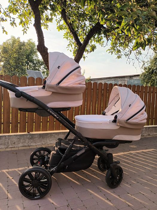 Продам візочок для двійні,в дуже гарному стані. Фірми Riko Team