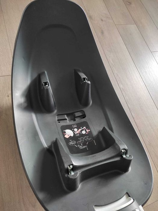 Fotelik samochodowy Nosidełko Cybex Aston M z bazą