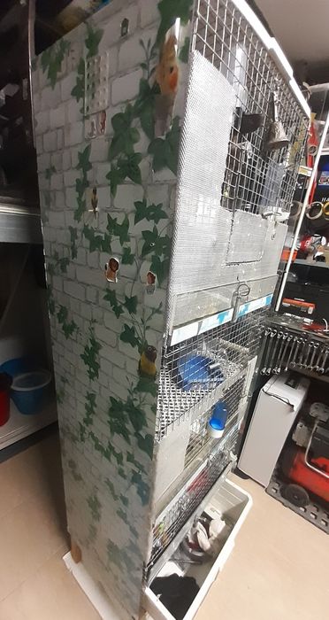 Jaula em  coluna  de apartamentos da para cinco casais