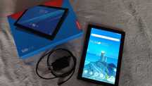 Tablet Lenovo Tab4 model TB-X304L , 10 cali  plus ładowarka