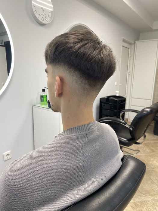 Чоловічі і жіночі стрижки Форум-Львів