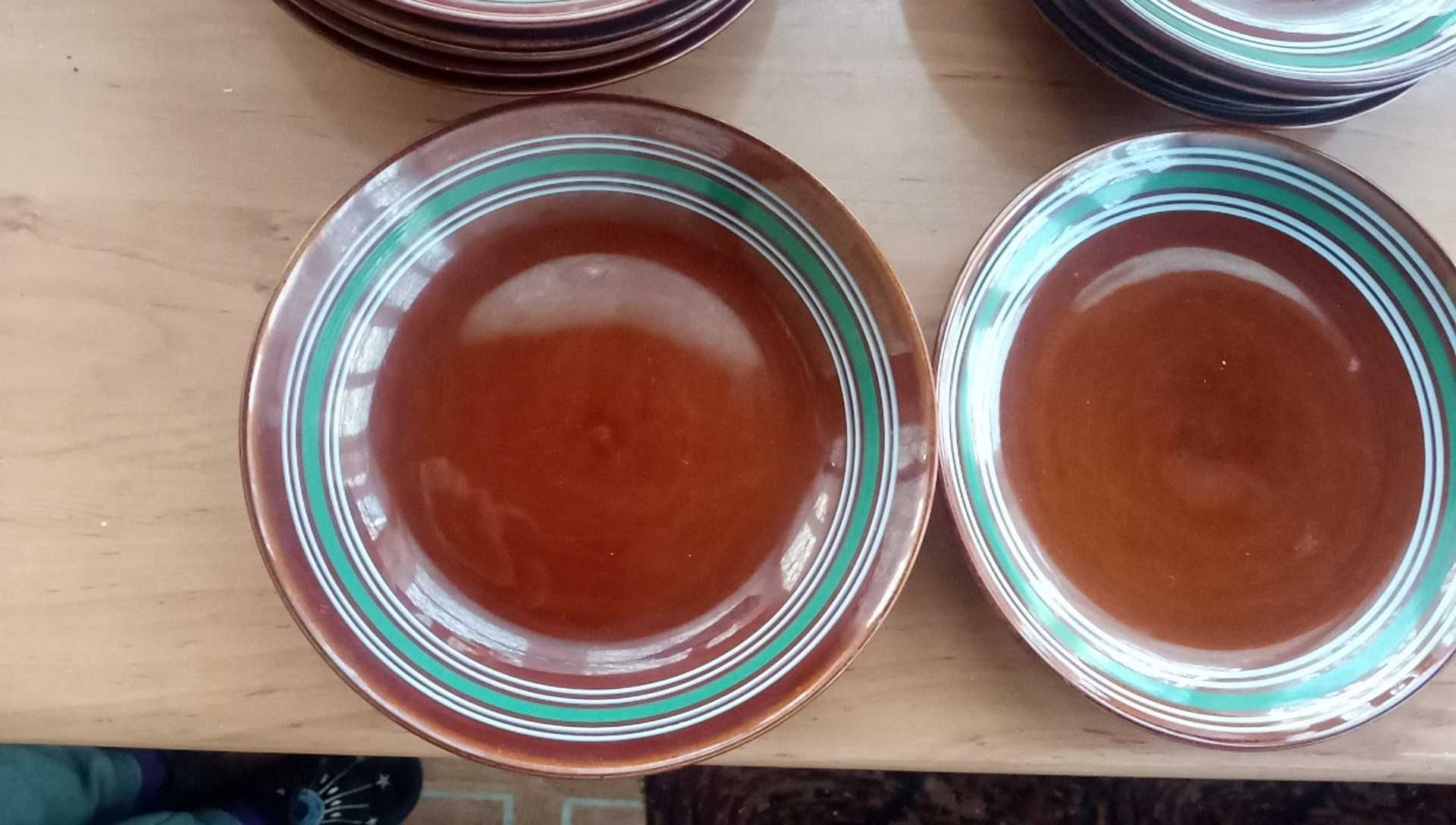 Talerze brązowe prl