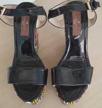 Sandálias originais Bliss Couture N.38 - Semi-Novas