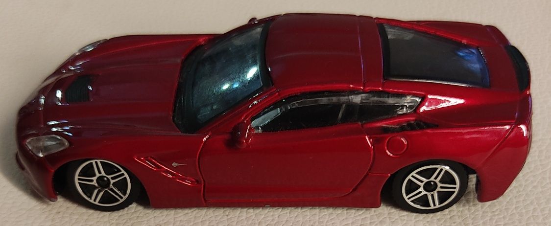 Carrinho Bburago 1/43 Corvette Stingray