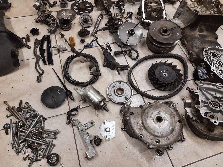 Piaggio FLY 125  3V silnik części 12-15r. Wał koło cylinder głowica