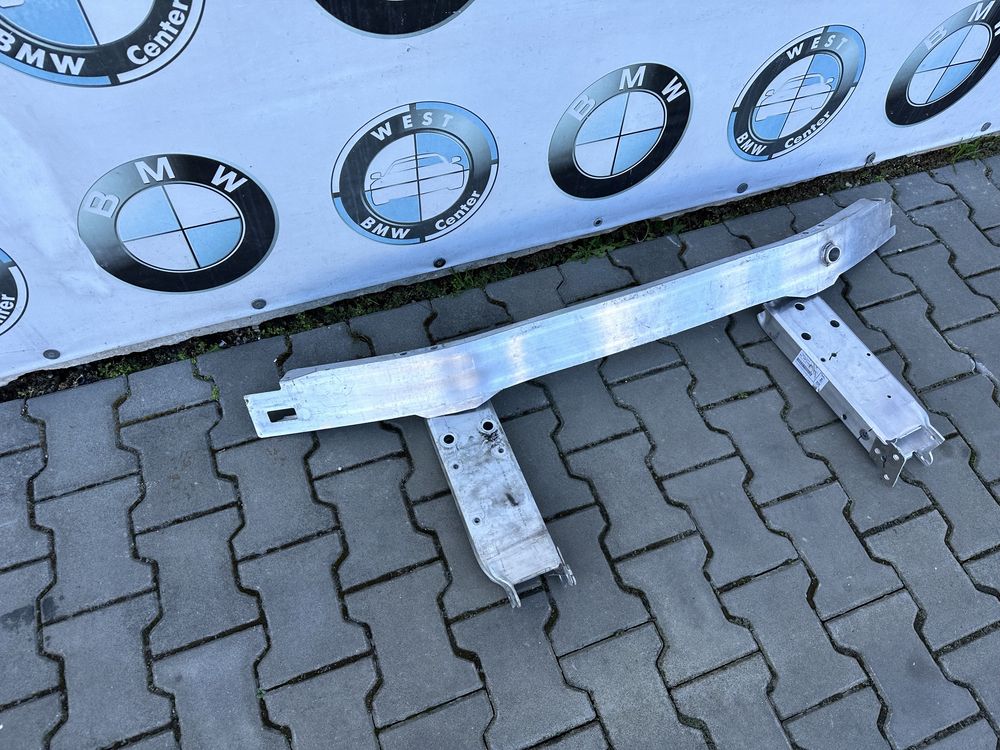 BMW F30 F31 F32 F34 F36 підсилювач переднього бампера бмв ф30 ф31 Ф32